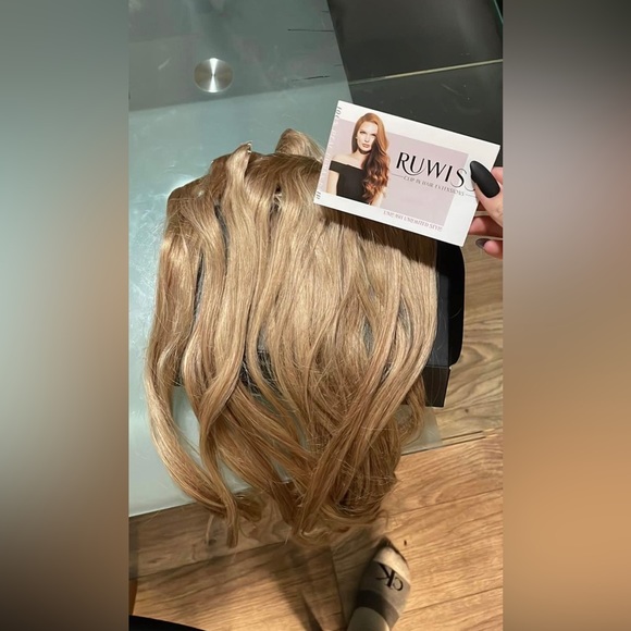 Hair extensions main image 6
